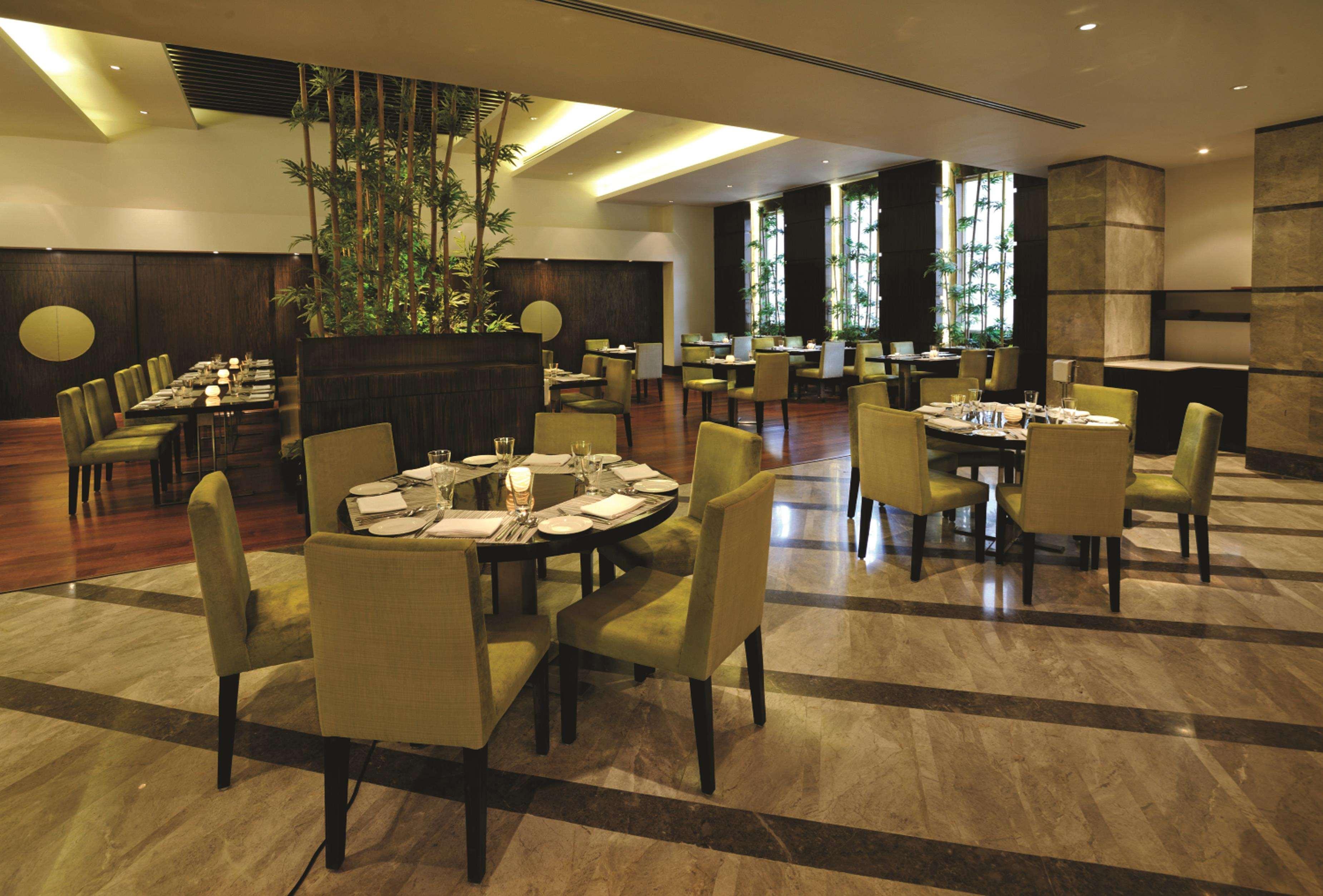 Hotel Doubletree By Hilton Gurgaon New Delhi Ncr Exterior foto