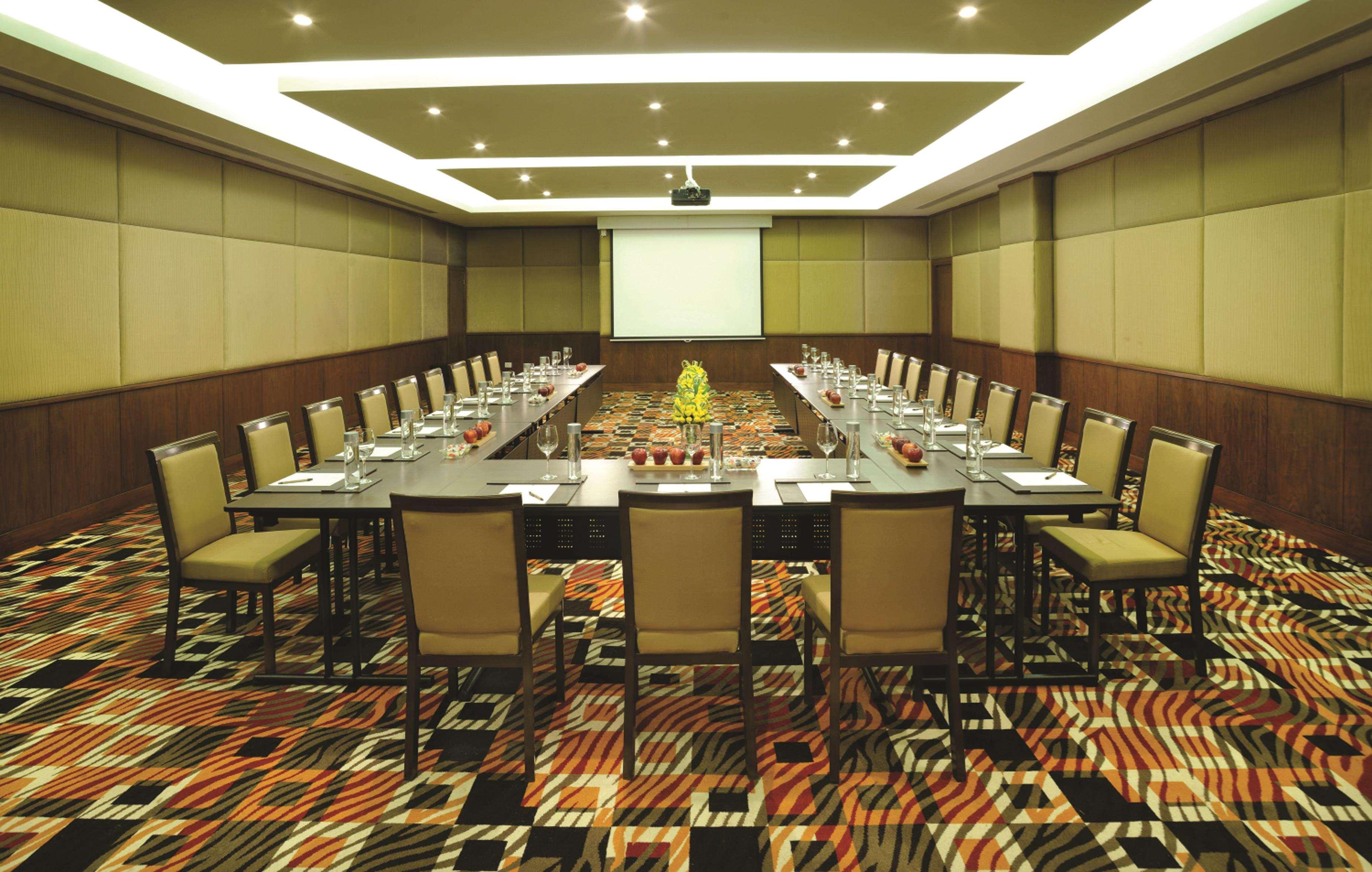 Doubletree By Hilton Gurgaon New Delhi Ncr Hotel Negocio foto