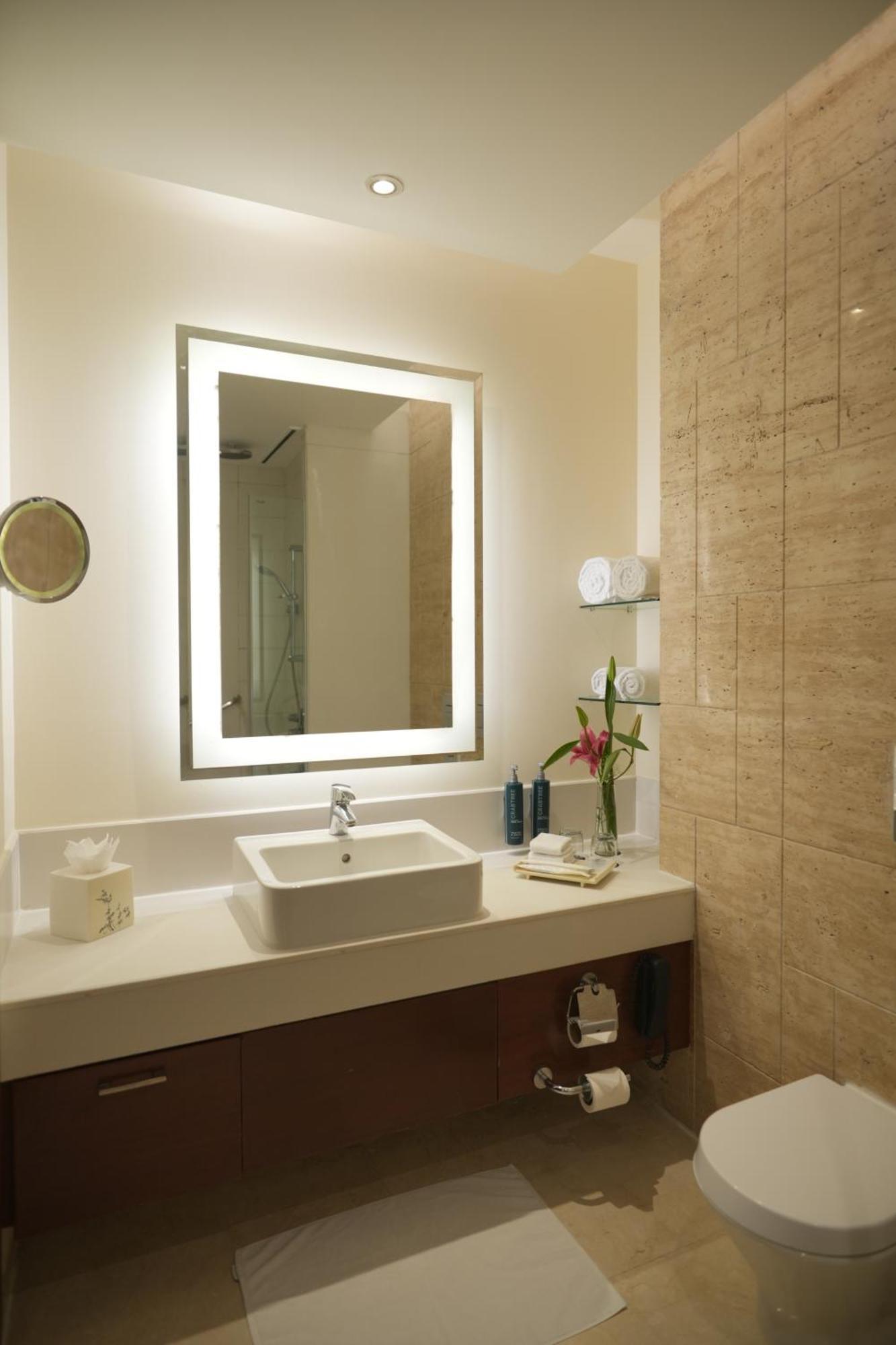 Hotel Doubletree By Hilton Gurgaon New Delhi Ncr Exterior foto