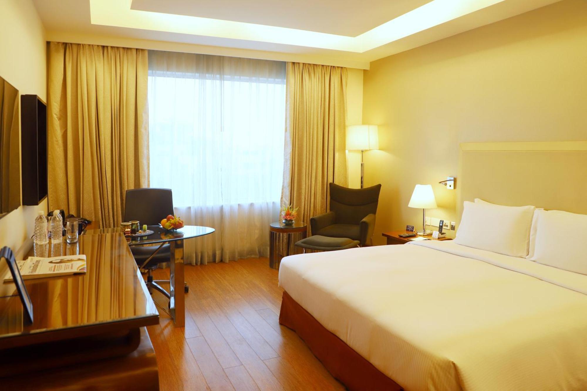 Hotel Doubletree By Hilton Gurgaon New Delhi Ncr Exterior foto