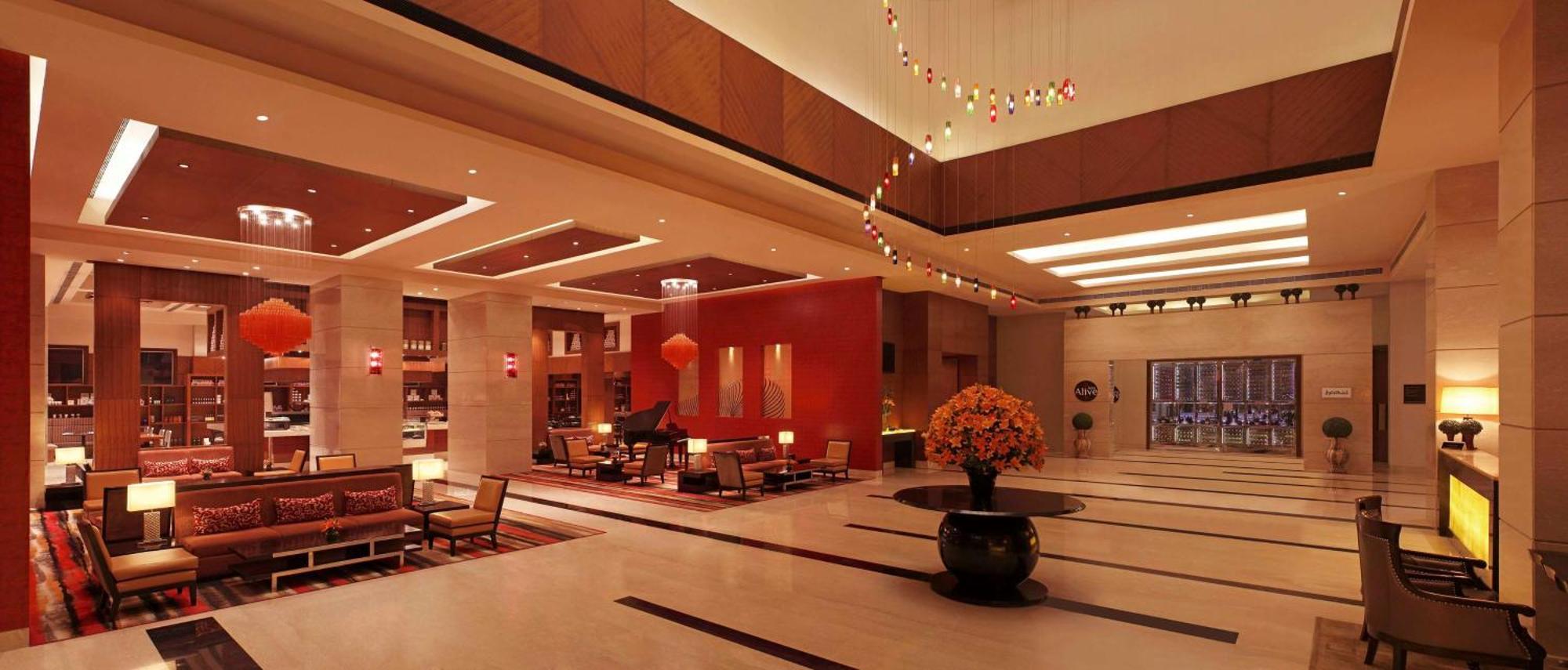 Hotel Doubletree By Hilton Gurgaon New Delhi Ncr Exterior foto