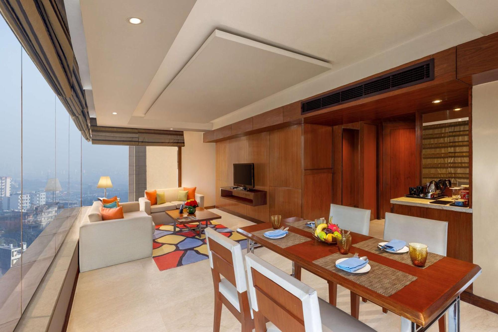 Hotel Doubletree By Hilton Gurgaon New Delhi Ncr Exterior foto