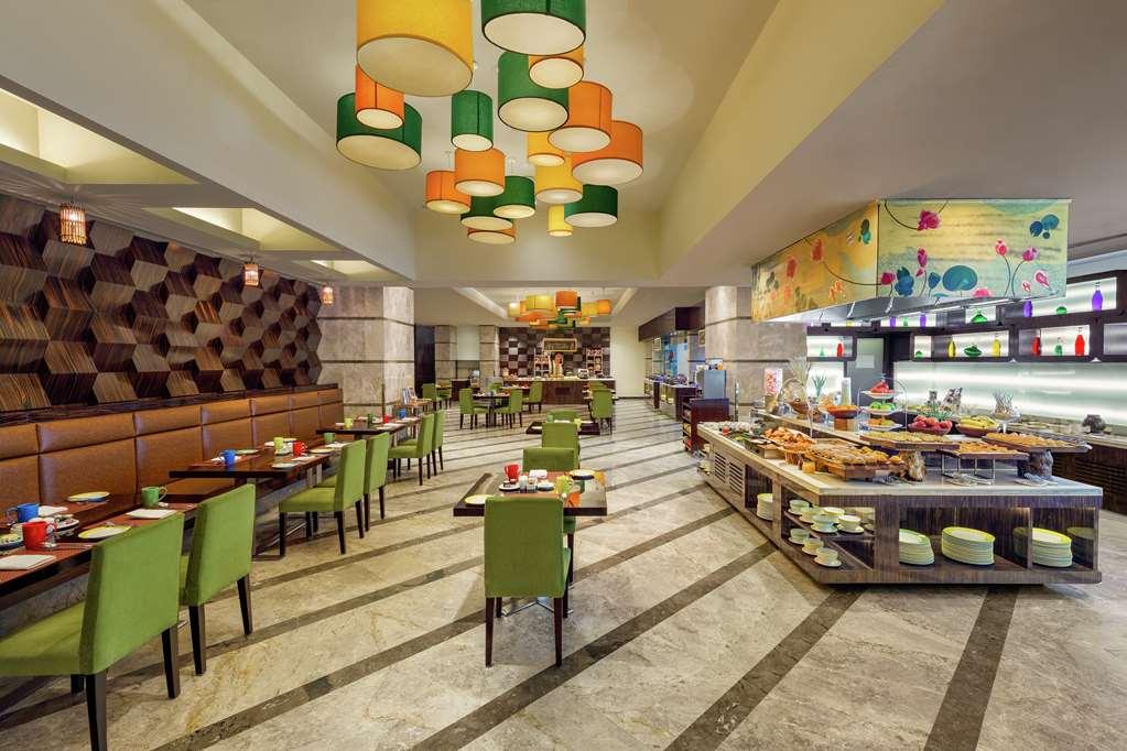 Hotel Doubletree By Hilton Gurgaon New Delhi Ncr Restaurante foto