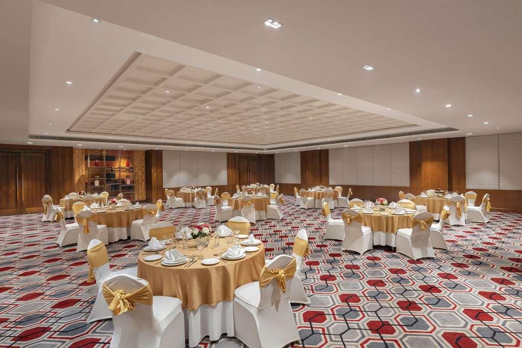 Hotel Doubletree By Hilton Gurgaon New Delhi Ncr Restaurante foto