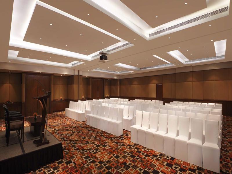 Hotel Doubletree By Hilton Gurgaon New Delhi Ncr Exterior foto